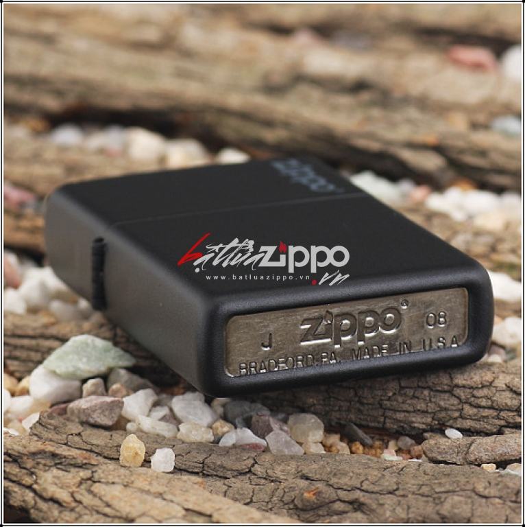 Bật Lửa Zippo Sơn Tĩnh Điện Màu Đen Logo Zippo- Sku 218ZL – Zippo Black Matte with Zippo Logo