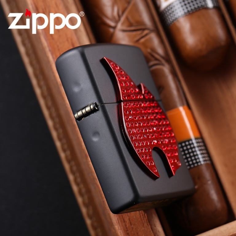 Bật lửa Zippo phiên bản ngọn lửa đỏ nền đen