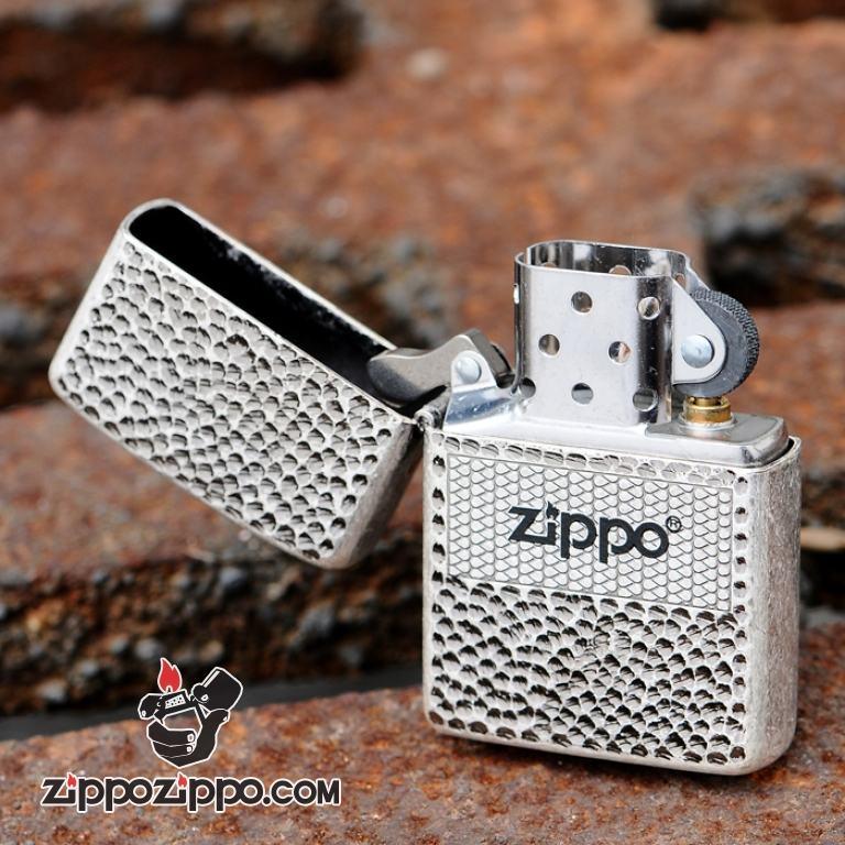 Bật lửa Zippo phiên bản bạc cổ khắc mặt đá thiên thạch