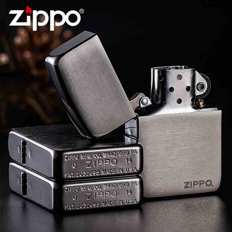 Bật Lửa Zippo 1941 Mạ Chrome Vân Ngang Màu Đen - Logo Zippo SKU 24485 – Zippo Replica 1941 Black Ice with Zippo Logo
