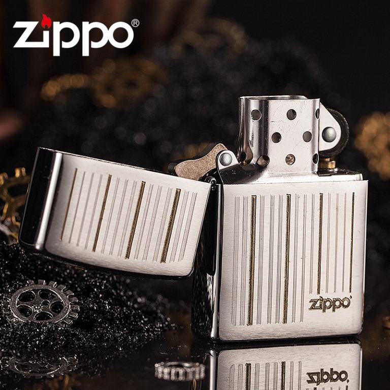 Zippo Chính Hãng Bạc Khắc Đường Kẻ Dọc Có Logo ZP