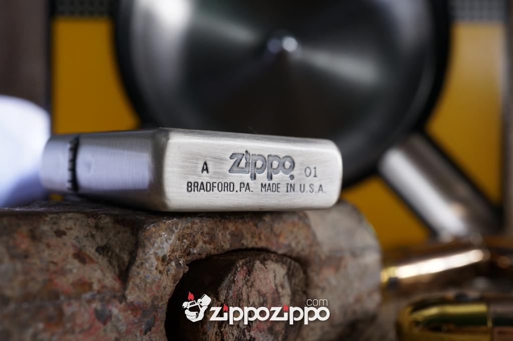 Zippo Malboro La Bàn đỏ