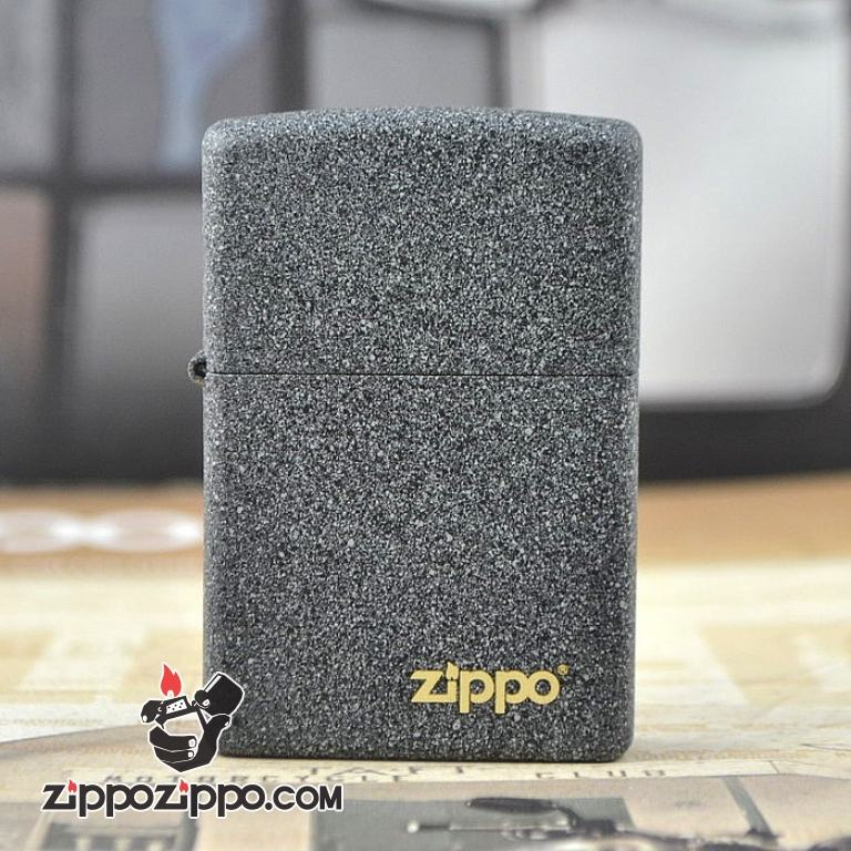 Zippo Chính Hãng Màu Cát Sần Xám khắc logo zippo