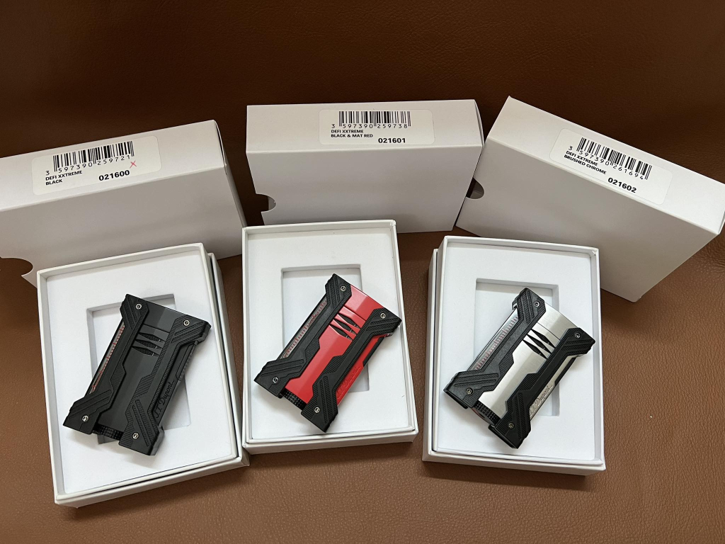 S.T. Dupont Defi XXTREME Lighter, Black and Red 021601