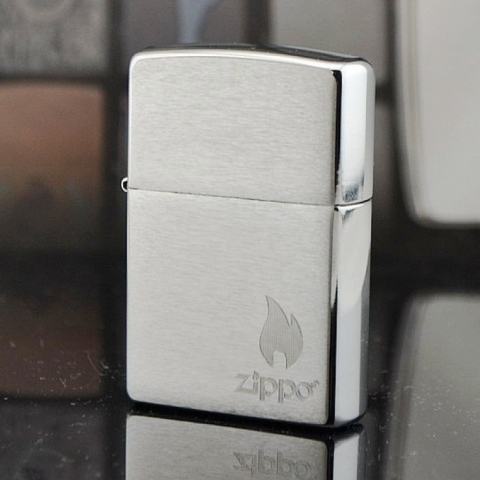 Bật lửa Zippo bạc xước khắc hình ngọn lửa nhỏ