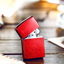 Bật Lửa Zippo Sơn Màu Đỏ Kẹo Táo - SKU 21063 – Zippo Candy Apple Red - Mã SP: ZPC3274