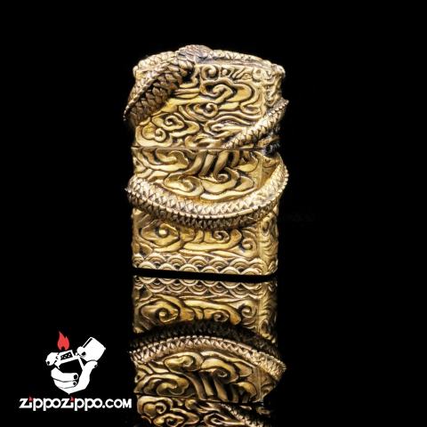 Bật lửa Zippo chính hãng đúc nguyên khối rồng vàng cuốn quanh ngọc bích