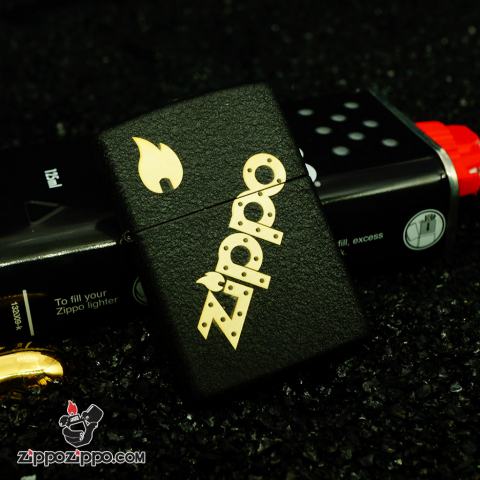 Bật lửa Zippo phiên bản màu đen nứt khăc logo zippo