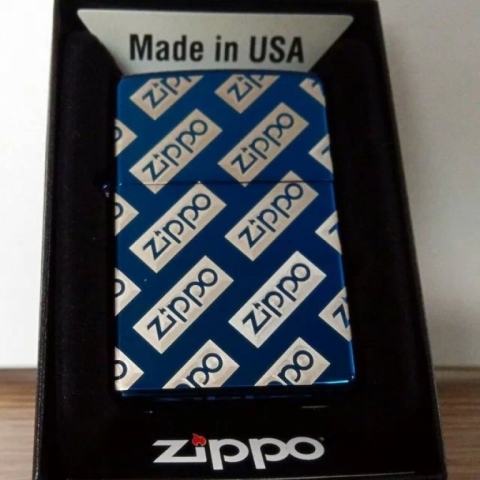 Bật lửa Zippo phiên bản Originalin nhiều chữ Zippo nền trắng