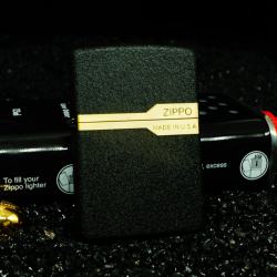 Zippo 236 Đen Nhám Khắc Thiết Kế Cổ Điển - Mã SP: ZPC2511