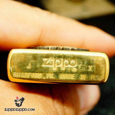 Zippo cổ đồng xước hình nổi Select Trading sản xuất năm X-1994