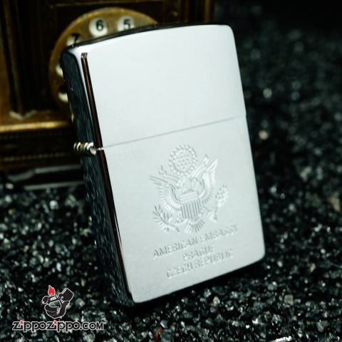 Zippo La mã bạc xước khắc biểu tượng American Embassy sản xuất năm 1998