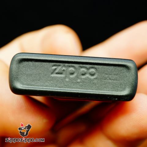 Zippo La mã màu đen khắc chữ Jack Danniel's